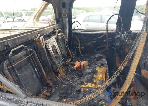 2003 Chevrolet Avalanche 1500 из США, поврежденный, VIN 3GNEC13TX3G193466